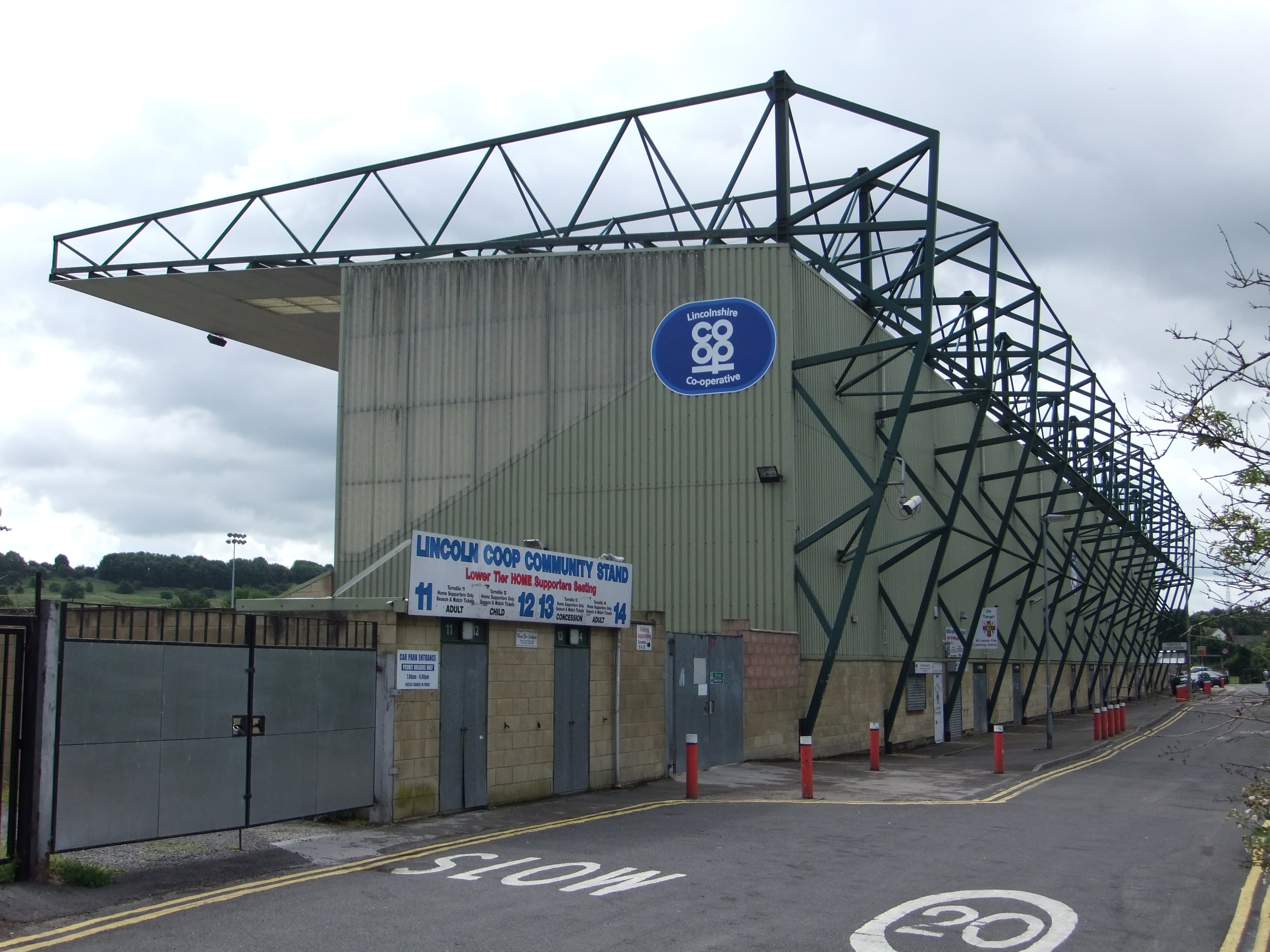 Lincoln City 4-0 Blackpool: Imps on Fire as Street Leads Rout at Sincil Bank